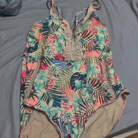 Sexy swimsuit - Picture 1 of 4